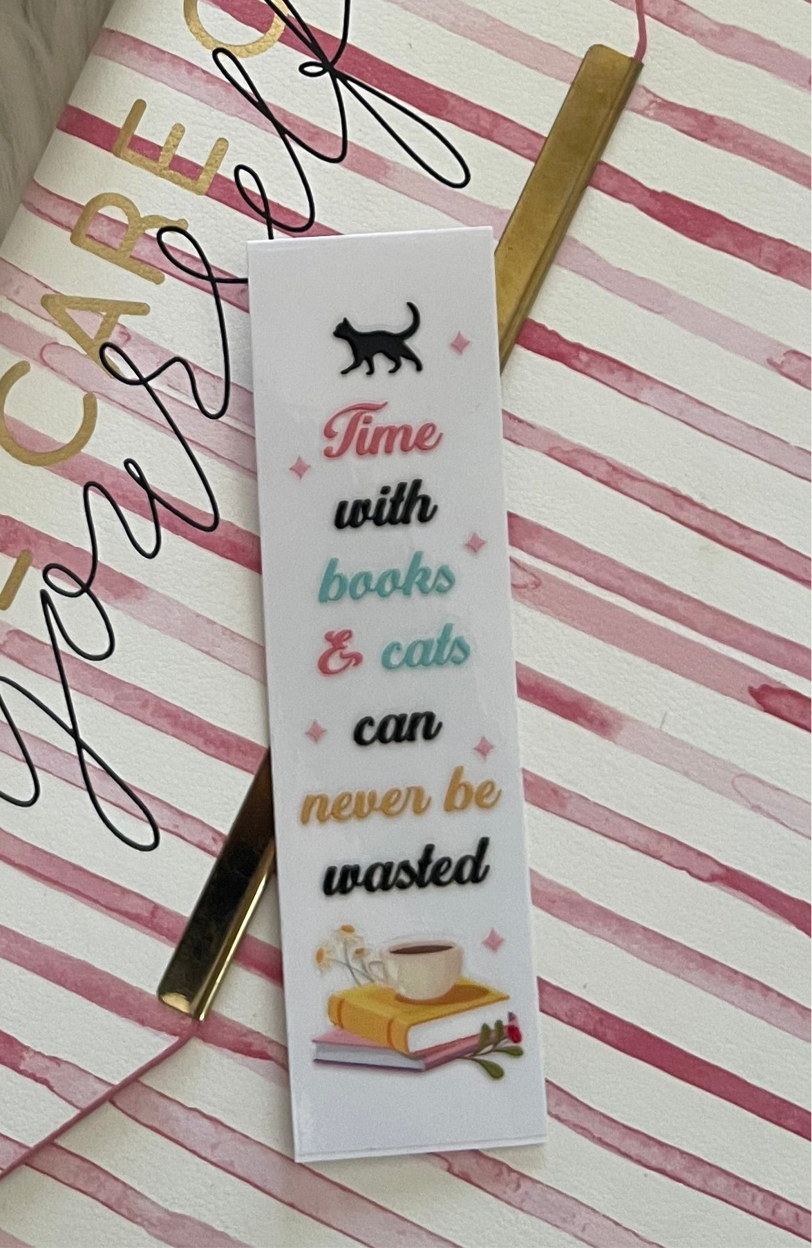 Cats and books wrap
