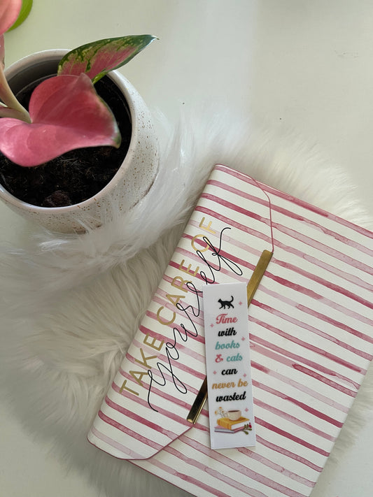Cats and books wrap